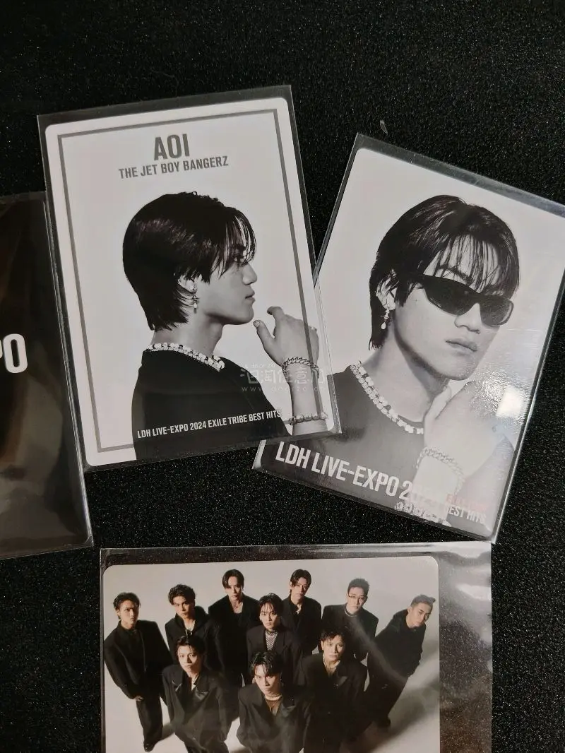 又是一年好时节～在挖煤姬淘了一些卡片谷子，为带出去踏青的时候到处拍拍拍做好充足准备！感谢挖煤姬给我带来春日里的小确幸！另外还要狠狠表达一下对客服小姐姐们的赞美！在过程中我产生了很多疑问，小姐姐们都非常有耐心地一一解答，真的很感谢！我还会一直使用挖煤姬的～