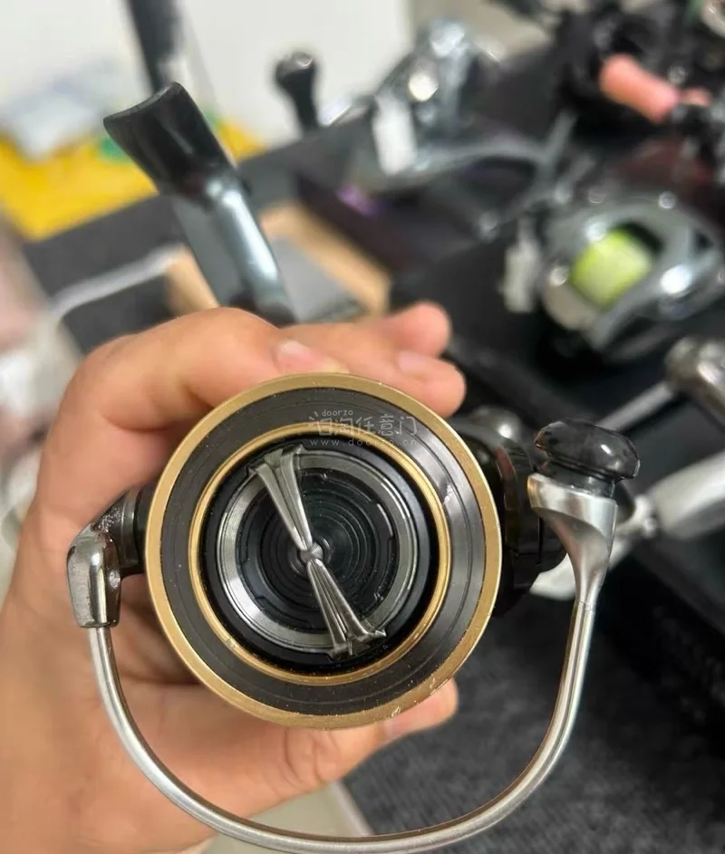 太惊喜了！这次在煤炉海淘体验满分！卖家发货迅速，包装得特别严实，一点磕碰都没有。商品品相完美，完全是全新的！物流也很稳，时效准，性价比超高，已经推荐给朋友了，下次继续剁手！