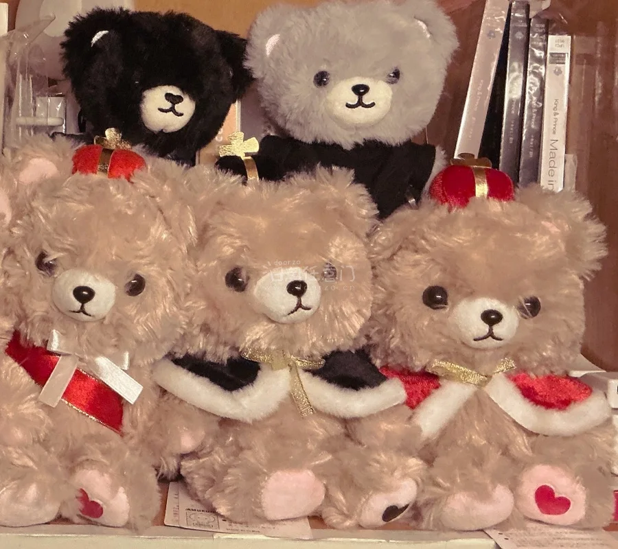 &amp;#34;超级满意的一次购物体验！熊做工精致，手感软糯，保存得特别好，状态很完美，完全超出预期！烧普包装严实，品相完美，没有折痕和瑕疵，也很好价。物流速度也比想象中快，客服态度耐心专业。已经推荐给朋友了，下次还会再来回购！&amp;#34;