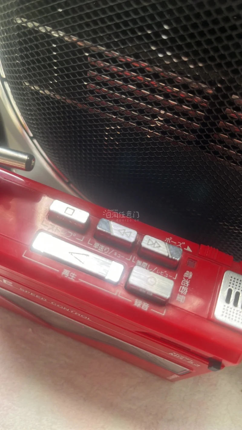 终于收到了?，商家描述真实，包装厚实，拆包后完美无缺。插上电源适配器，功能一切正常，非常感谢?我还会再次光顾的?666