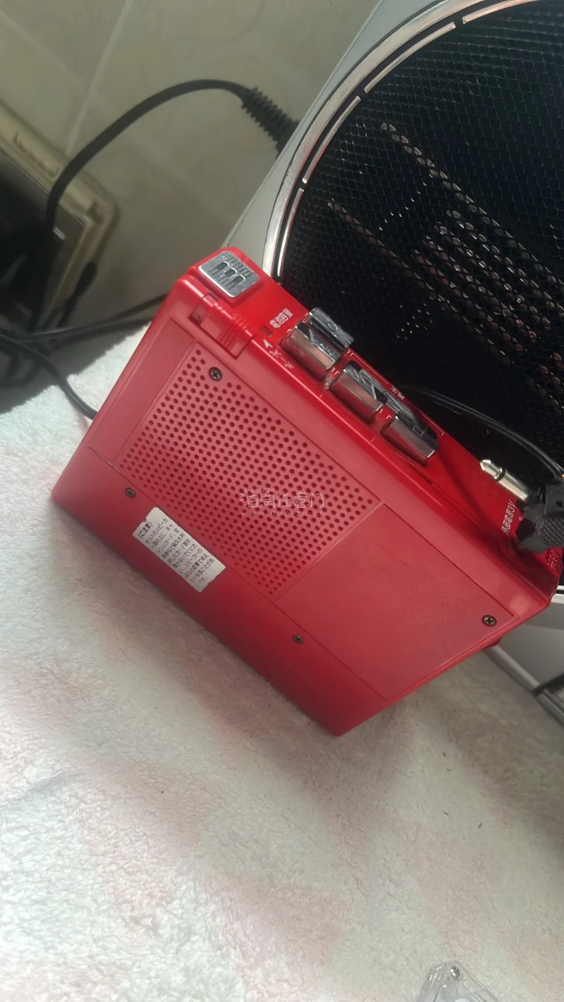 终于收到了?，商家描述真实，包装厚实，拆包后完美无缺。插上电源适配器，功能一切正常，非常感谢?我还会再次光顾的?666