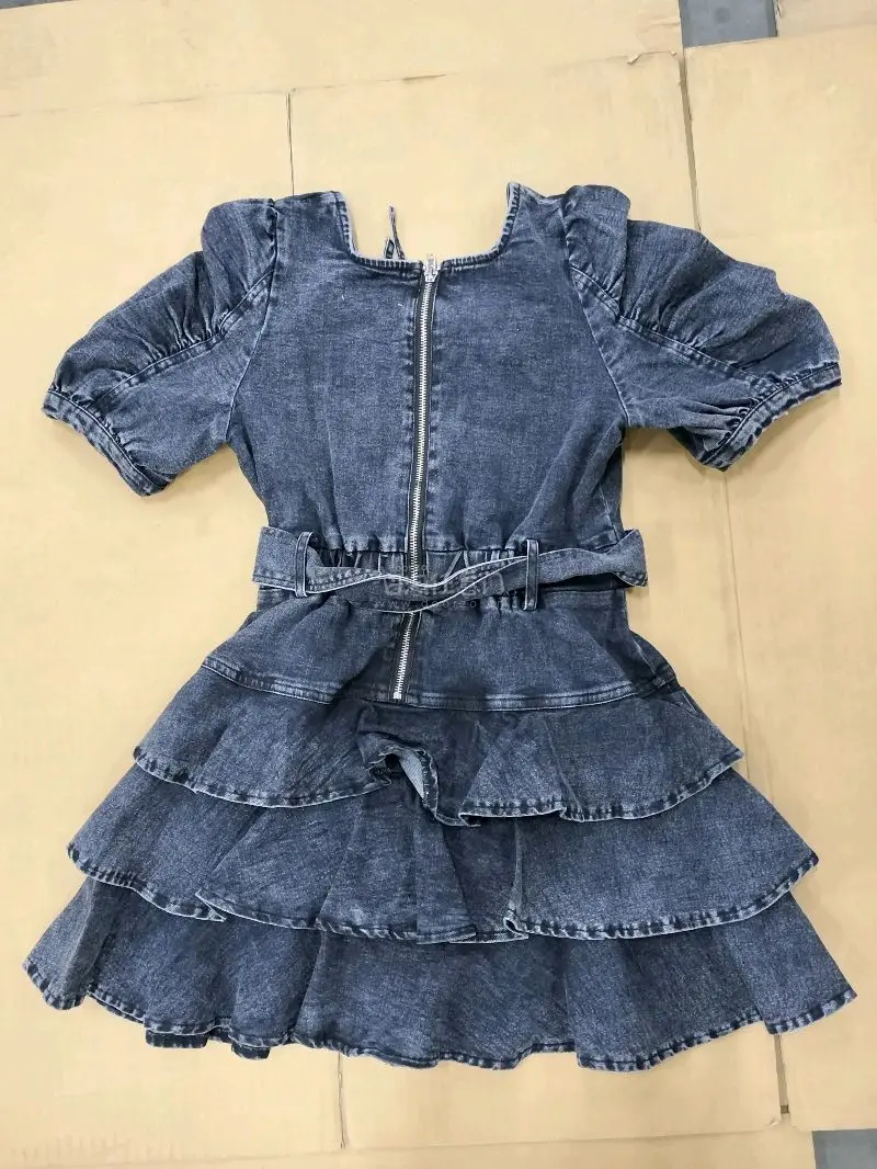 好耶！喜欢了好久的裙子终于成功买到了，特别特别漂亮的，好喜欢这件裙子，没想到能切到全新的，特别好的裙子，非常满意的一次切煤