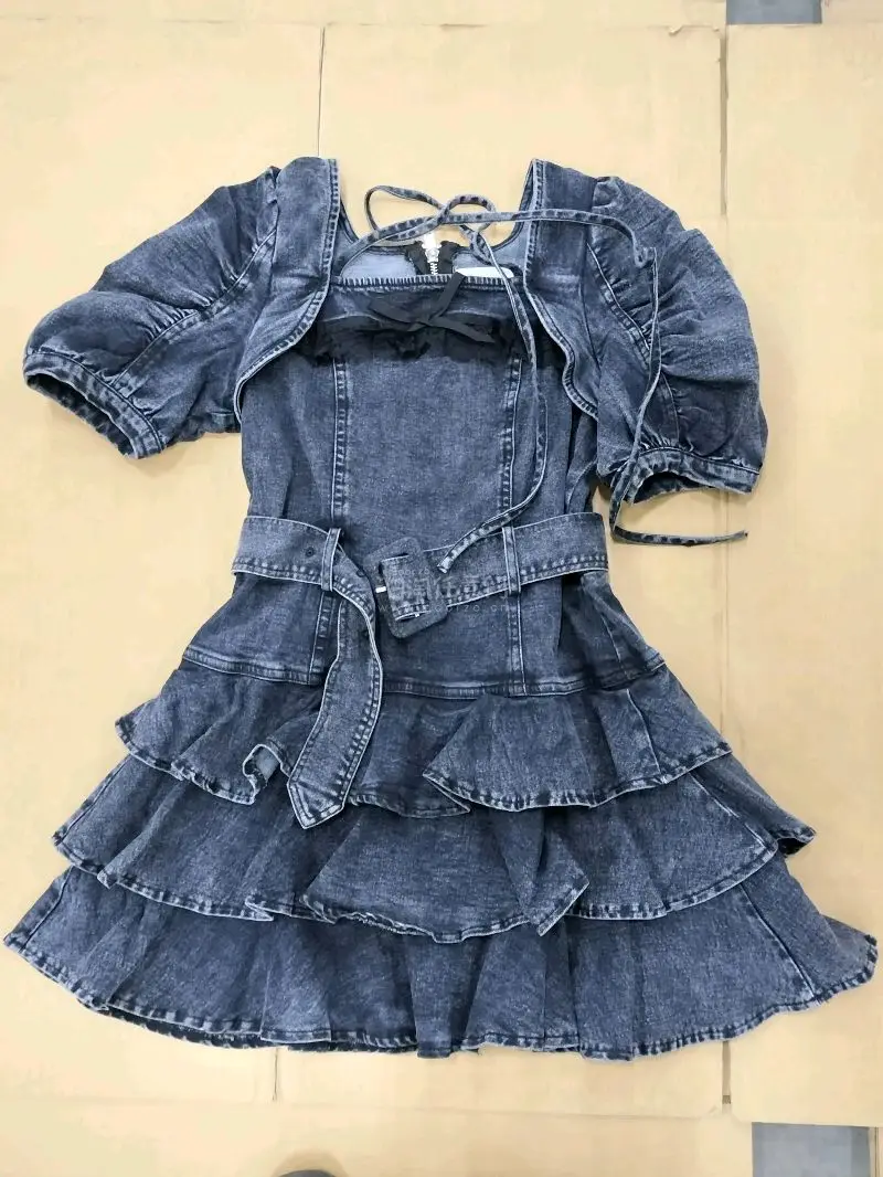 好耶！喜欢了好久的裙子终于成功买到了，特别特别漂亮的，好喜欢这件裙子，没想到能切到全新的，特别好的裙子，非常满意的一次切煤