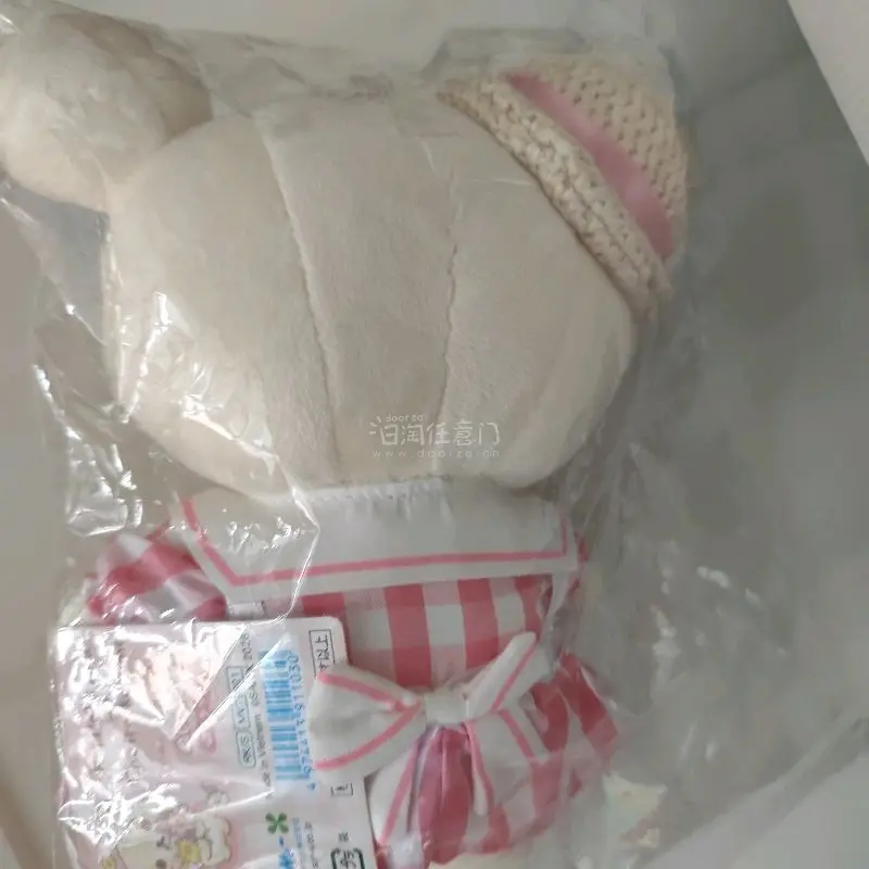 穿着格纹裙子戴着小礼帽的轻松熊妹妹，轻松熊按压瓶，洗脸盆实用可爱。挖煤姬竹蜻蜓速度快，包装完美，海淘优选。