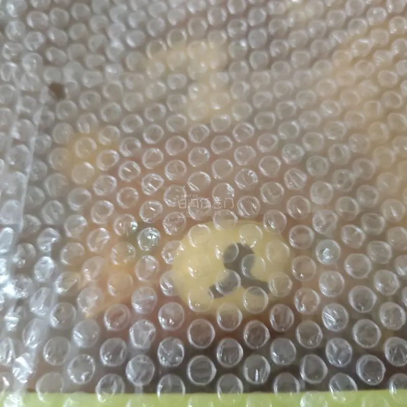 穿着格纹裙子戴着小礼帽的轻松熊妹妹，轻松熊按压瓶，洗脸盆实用可爱。挖煤姬竹蜻蜓速度快，包装完美，海淘优选。