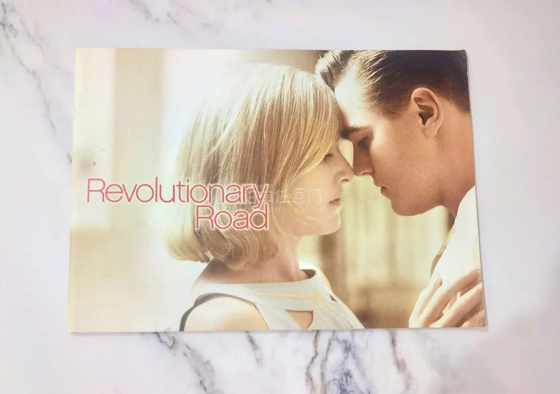 第五次到货，这次一如既往买到了价格实惠美美的电影场刊画册，还有杂志。还另外买了原声带cd，非常新，还有少女时代的dvd，全部收藏起来！