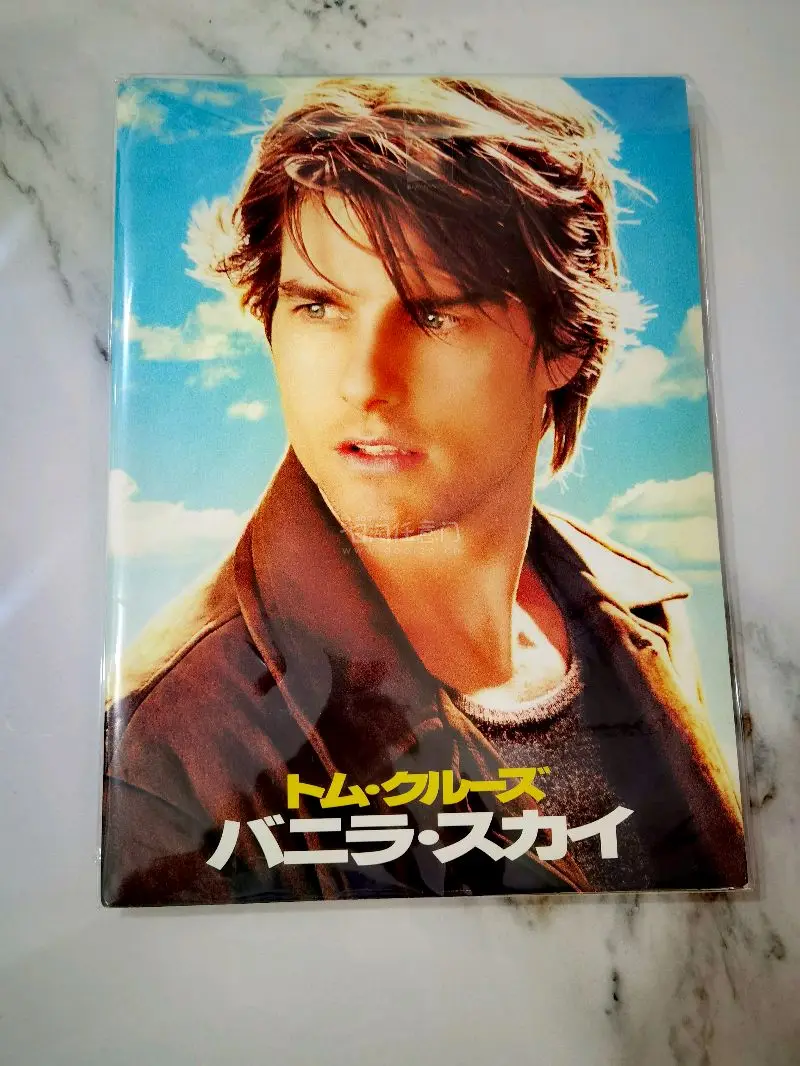 第五次到货，这次一如既往买到了价格实惠美美的电影场刊画册，还有杂志。还另外买了原声带cd，非常新，还有少女时代的dvd，全部收藏起来！