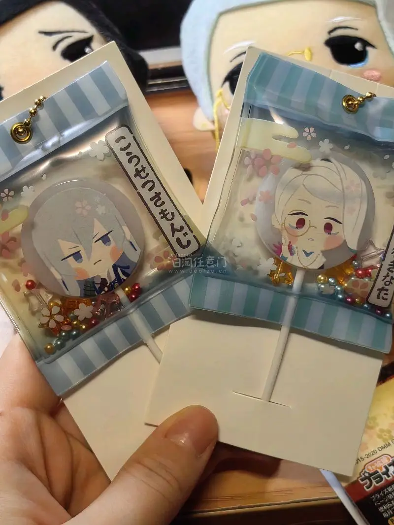 虽然几乎全是棉花娃娃，上面也贴了警醒告示贴很暖心。箱子也不会出现空箱而是刚刚好，可以看到p3厚厚的一层基础气泡纸。