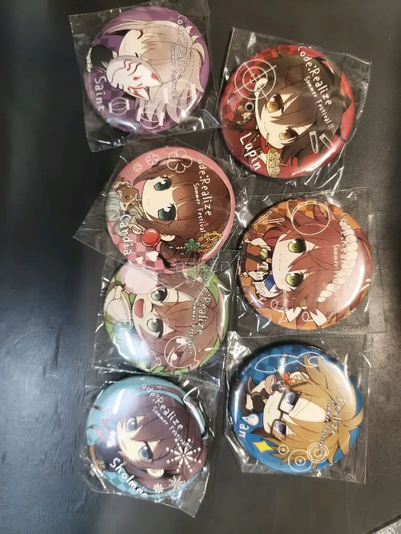 这次包装好好！当我发现骏河屋外面都有泡沫纸感觉事情没那么简单!感谢泡沫纸，所有物品的状态都超级无敌好
然后。aiji桑咋那么帅。。。。!你是谁请支持鲁邦一伙(真的很多人啊)