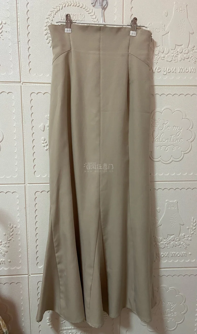 这次切了一套卒业服 一条鱼尾裙和一个妆前膏 每件都非常满意 价格也很低廉 打包超用心 气泡膜裹得严严实实 到手一点磕碰都没有 物流更新及时 清关也顺利 每次开箱都超安心 已经连续N单安全下车  日淘党闭眼冲 挖煤姬真的可以永远相信！