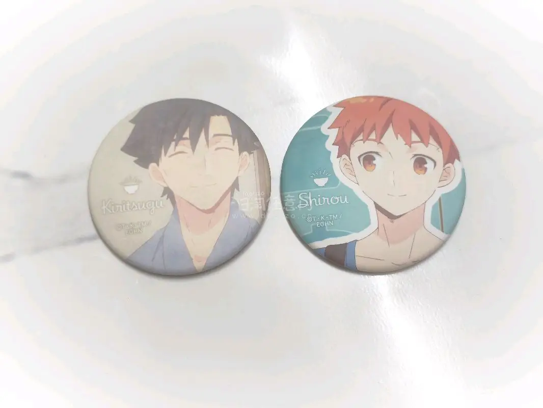 四月用竹蜻蜓运回来的第一箱切煤产物！周边小手办顺利到家。挖煤姬打包的很严实，没想到一个小箱子里装了这么多东西。期待下一次切煤到货开箱！