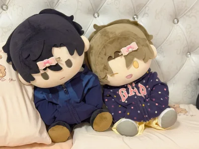 GAP baby非常的适合40厘米或者是35厘米左右的娃娃穿穿上去更有宝宝味了，而且买家包装非常好，总之就是非常萌啦