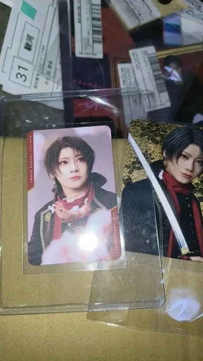 这次切了很多想要的梦情谷子，因为一不小心上了头忘了情，搞一堆一起发货，结果不小心超额了，差点被退运?不过折腾了半个月，最终还是有惊无险的回来了！真是等的望眼欲穿！摸摸这个摸摸那个，喜欢的不得了嘿嘿~这一刻，真是再久的等待也值得了！能开心很久很久了！