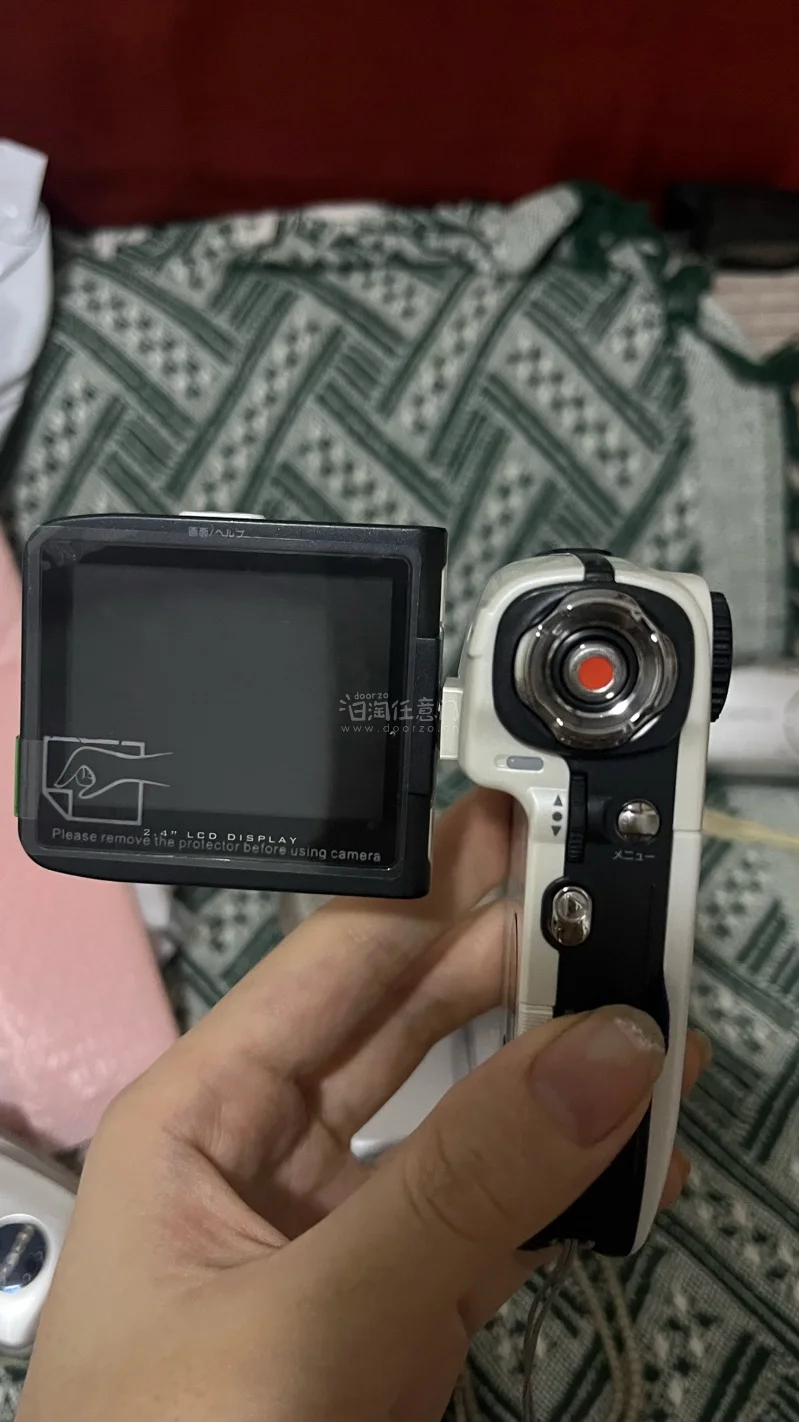 ?日淘任意门靠谱下车｜ccd&amp;amp;dv囤货分享

长期在任意门蹲中古相机，这次一次性入手三台奥林巴斯CCD+两台小型DV，全程体验很省心！商品成色和卖家描述高度一致，机身细节完好、划痕很少，镜片干净通透，开机测试功能全部正常，成像色彩复古好看。

平台操...