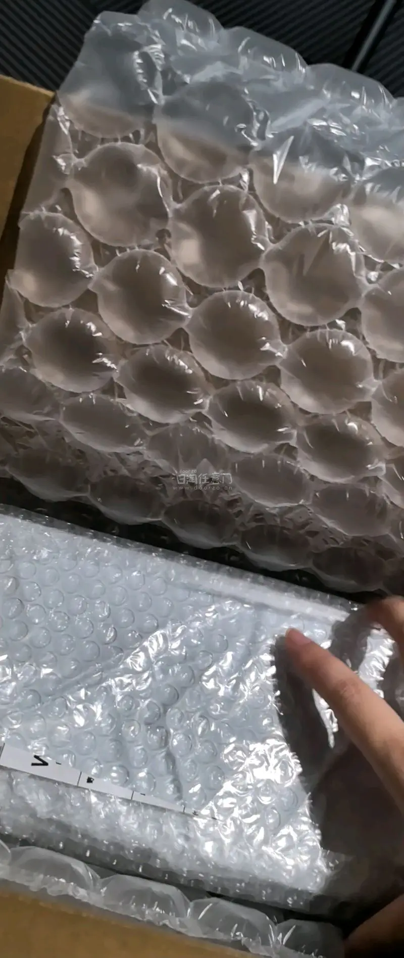 刷到挖煤姬上可以便宜购入制服日向翔阳的lookup！于是激情下单两个……从下单到昨天拿到手不到一个月时间！挖煤姬打包得很安全呀很多大泡泡纸，下次继续挖煤姬?