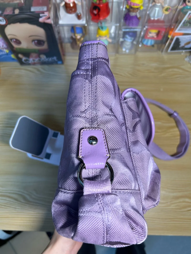 很新很喜欢，发货速度也比较快，以为要两个星期，实际上十天左右就拿到包了，最爱的是包装，包得很好，在挖煤机上的购物体验也没的说，棒棒的，希望多多发优惠券哟～