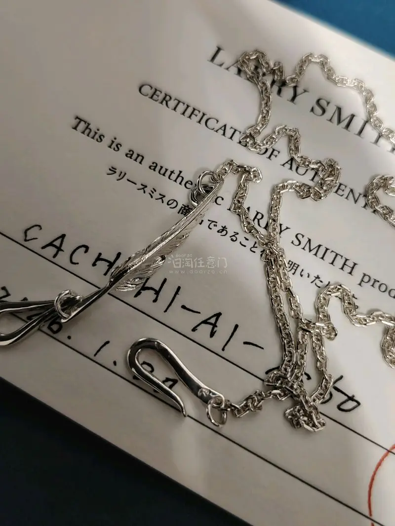 LarrySmith 羽毛链又一次购入 还是很帅很喜欢 尺码也很合适 价格也合适 希望还能找到更合适的东西