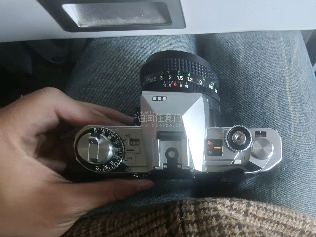 收到了货 还不错????
富士ax3真的太香了！收到货第一时间就上手试了试，颜值完全长在我的审美上，复古银黑机身拿在手里质感拉满，不管是日常扫街还是记录生活都超合适。操作很顺手，直出色彩绝了，不用后期修图就能出片，新手也能轻松驾驭，成像清晰细腻，对焦速度也很在线，日...