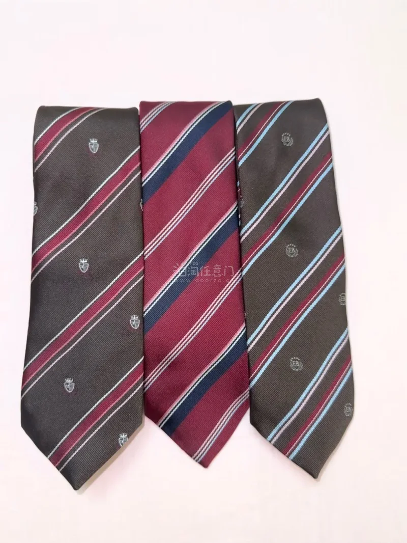 这次在挖煤姬淘到了超爱的EAST BOY中古制服好物，真的太惊喜啦！三件V领针织背心、三款条纹领带还有香芋紫开衫，每一件的成色都超棒，和卖家描述完全一致，细节做工精致，经典的学院风设计完全戳中审美。挖煤姬的物流超给力，打包严实，到手没有任何磨损，平台操作也很方便，海...