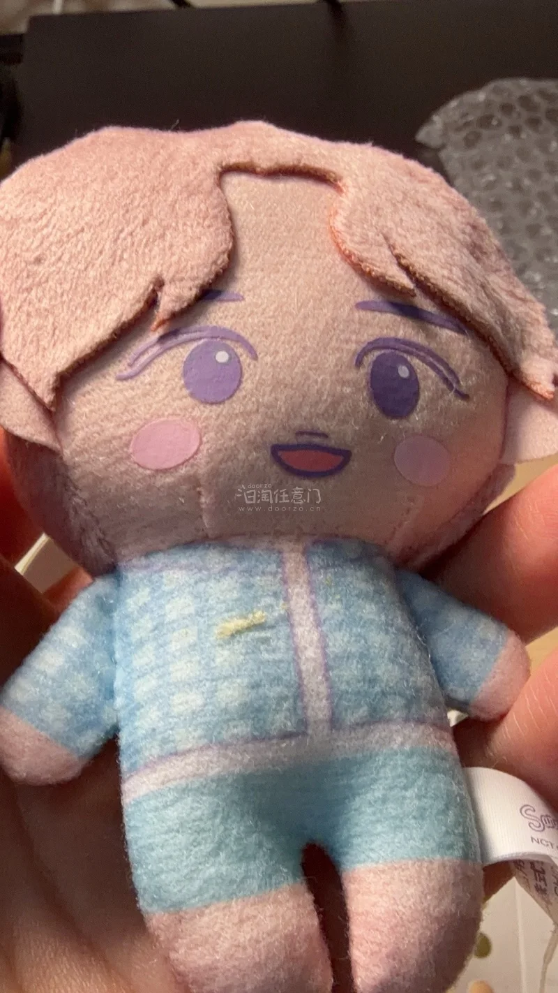 拉椅子这次的东京巨蛋以及日本的专辑都是在挖煤姬上面切的，操作的方便，页面显示也非常的清晰。切到了好多价格优惠的小卡，并且还切到了成灿早期的一些小娃娃以及卡片。接下来的日子会继续在挖煤姬上面切切切的。