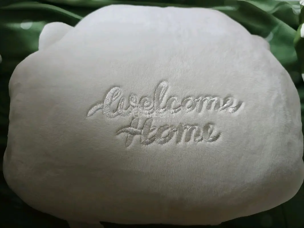 切窝头rj抱枕的时候是第一次用挖煤姬 功能很好 服务也不错 客服工单处理的也很快~
物品包装很好 物品收到后也没有损伤 拍照服务也挺好的 拍的很全面很清楚
竹蜻蜓也是非常划算！
总结下来就是很不错呀 终于买到了很喜欢的白白胖胖抱枕！希望我的拍照技术还行嘻嘻 光线不太...