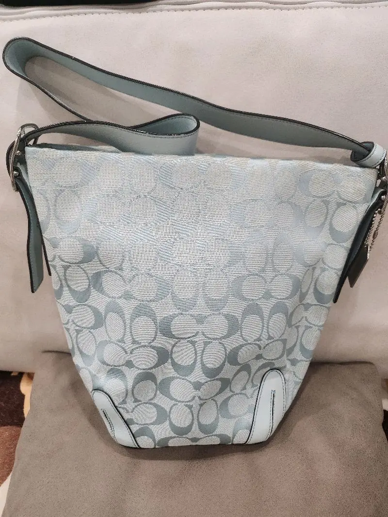 作为中古包爱好者，挖煤姬真的是我无限回购的日淘海淘神器！这次在挖煤姬又挖到的好几个包，成色超棒、正品细节拉满，完全符合卖家描述，性价比直接封神！
 挖煤姬同步日本煤炉海量中古好物，成色标注规范，仓库打包严实、物流顺畅，清关超快。真的太爱挖煤姬了！