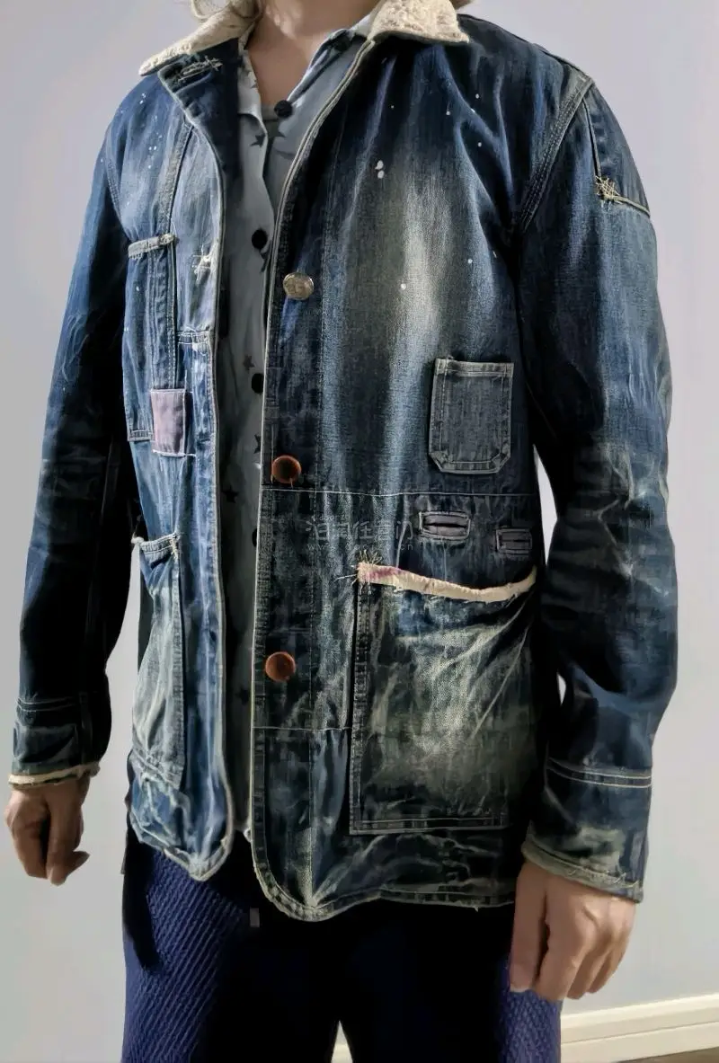 老三星风暴真没得说，版型好看，水洗也很漂亮，帮朋友又搞了一件。红兔?重工洗水谷仓夹克细节太丰富了，三本针加固肩部，各种补丁修饰但一点都不突兀，尺寸刚好，喜欢。完美的两件衣服，就喜欢这种旧旧的感觉，谢谢挖煤姬，购物体验很完美。