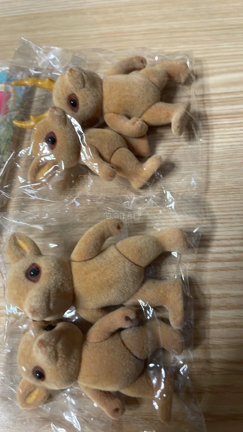 终于买到了价格合适的梅花鹿家族。某鱼上很贵，一只大几十，一个家族就要好几百，这次加上运费和森家一本磁吸书一起，400刚出头，还是很划算的。