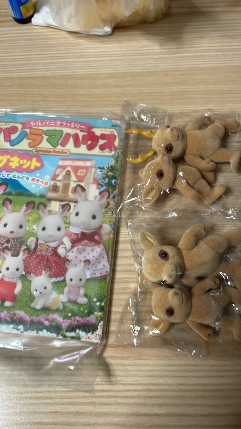 终于买到了价格合适的梅花鹿家族。某鱼上很贵，一只大几十，一个家族就要好几百，这次加上运费和森家一本磁吸书一起，400刚出头，还是很划算的。