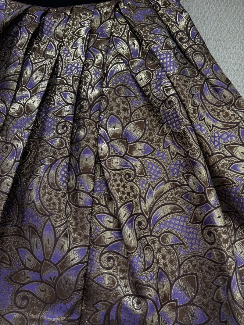 竹子图案的裙子保存得很好，面料轻薄，尺码也合适。非常喜欢这个印花，因为有同样印花的上衣所以又购买了裙子，价格也很实惠，卖家还给了可爱的纸条，非常感谢

和hm联名的这个也很漂亮，金光闪闪的，而且价格超级便宜，谢谢！