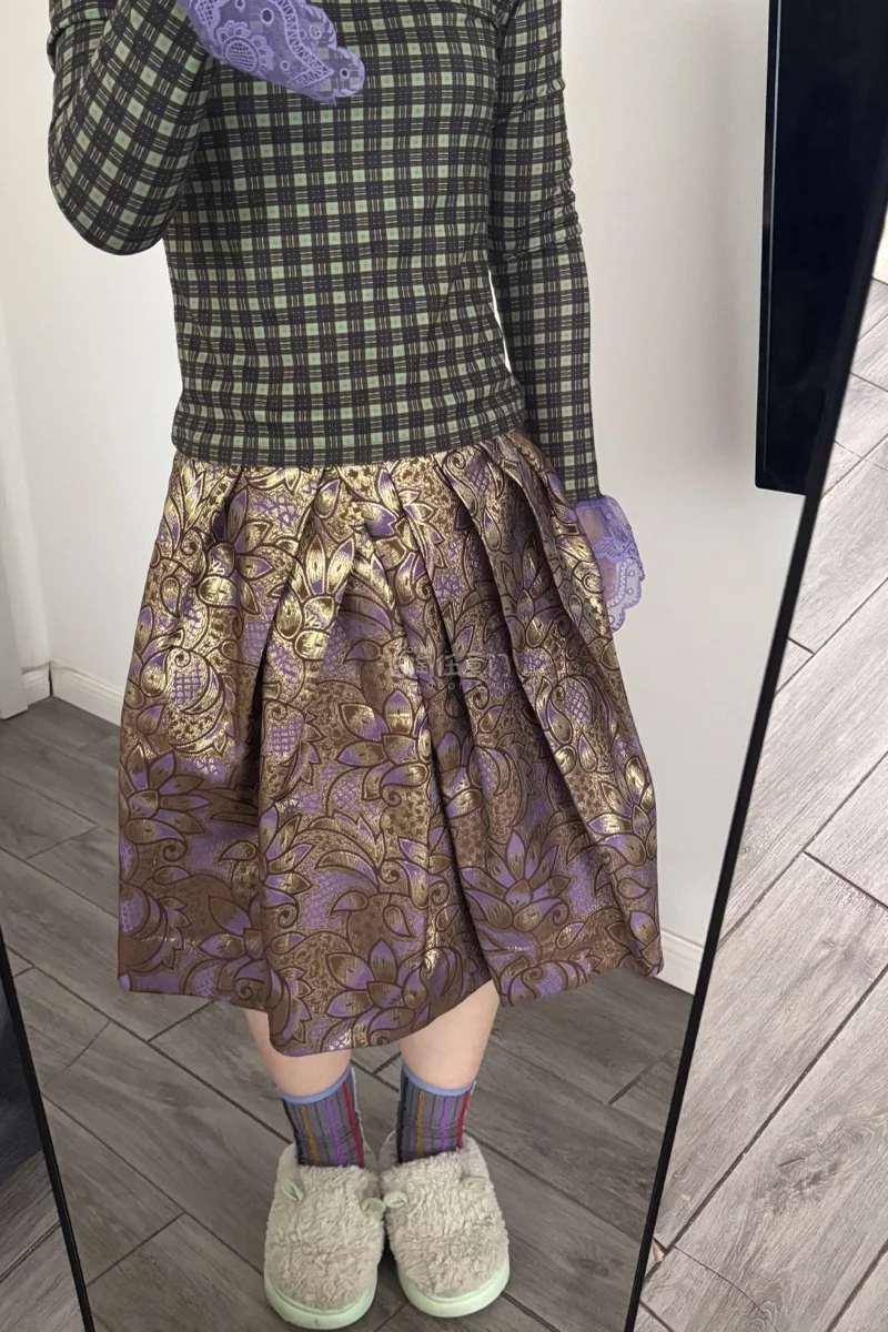 竹子图案的裙子保存得很好，面料轻薄，尺码也合适。非常喜欢这个印花，因为有同样印花的上衣所以又购买了裙子，价格也很实惠，卖家还给了可爱的纸条，非常感谢

和hm联名的这个也很漂亮，金光闪闪的，而且价格超级便宜，谢谢！