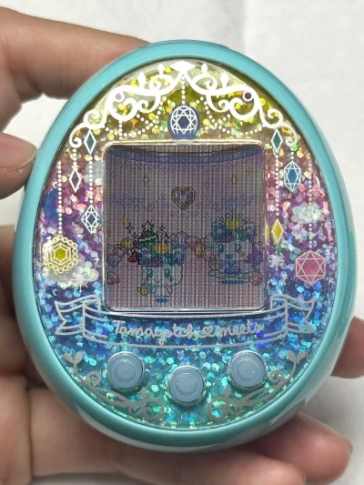 玩拓麻这么多年，这回挖煤姬真的是挖到宝了！蹲到的meets幻想蓝，好价入的极品成色? 机身无磨损，面板完整，按键灵敏，屏幕显像完好，功能齐全，完全是收藏级！平台验机严谨，流程省心，物流给力，老玩家都懂的靠谱平台，已经无限回购，忍不住的安利给了同担！！