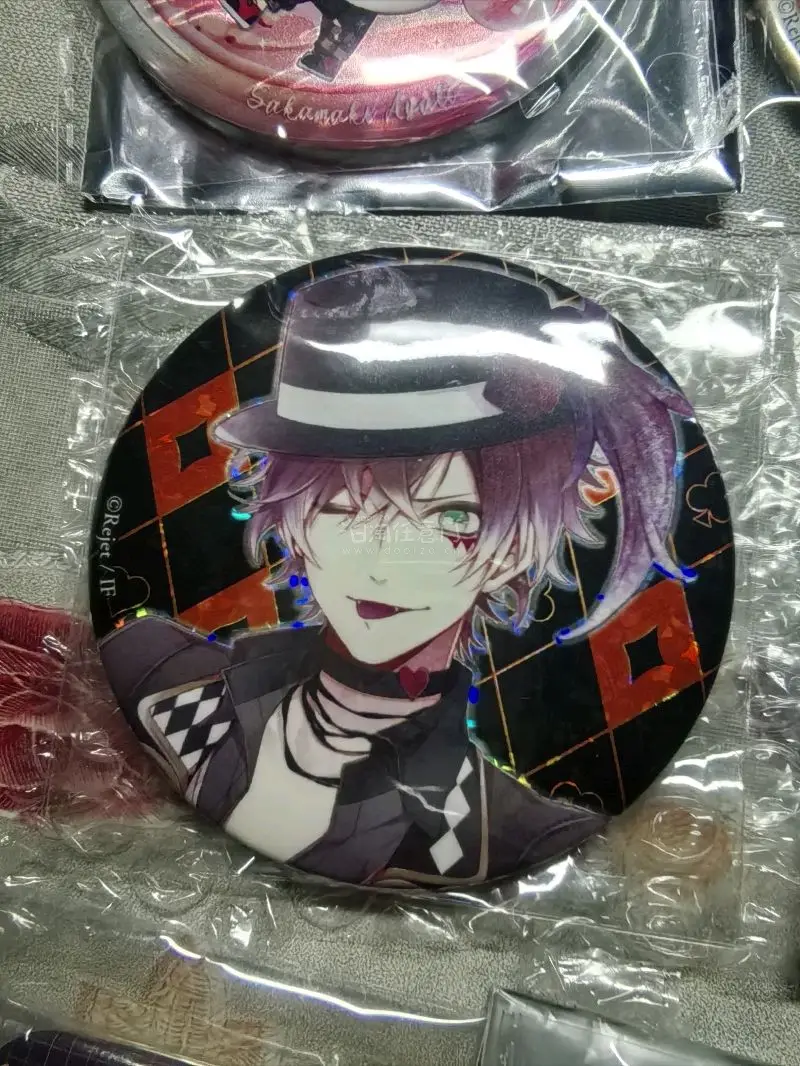 这次在挖煤姬收的逆卷绫人吧唧，整体体验很满意。吧唧品相都不错，没有明显锈迹和压痕，保存得很好，款式也都是自己想要的，很符合预期。挖煤姬合单打包很扎实，用气泡袋裹得很严实，运输过程没出问题，清关和物流速度也都正常，从下单到收货流程顺畅，没什么麻烦，后续收周边还会继续用...这次在挖煤姬收的逆卷绫人吧唧，整体体验很满意。吧唧品相都不错，没有明显锈迹和压痕，保存得很好，款式也都是自己想要的，很符合预期。挖煤姬合单打包很扎实，用气泡袋裹得很严实，运输过程没出问题，清关和物流速度也都正常，从下单到收货流程顺畅，没什