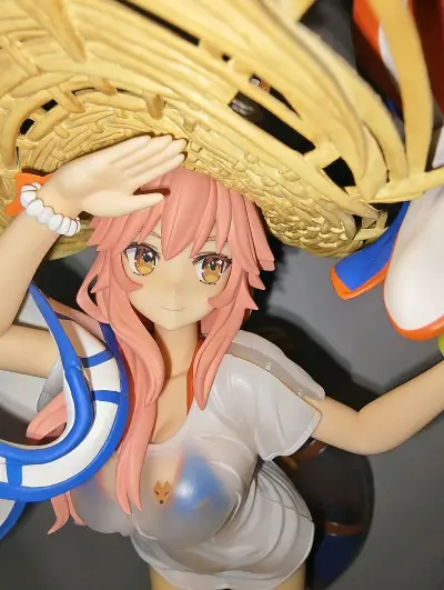 挖煤姬切到的FGO玉藻前手办也太绝了！狐耳造型灵动妩媚，服饰细节与渐变涂装超精致，神态温柔又有灵气，整体质感在线，摆柜超有氛围感，收藏感直接拉满～