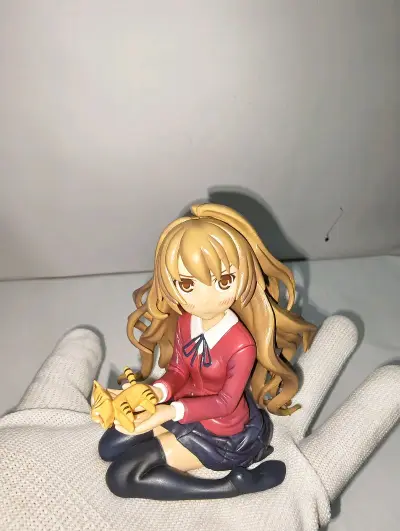 挖煤姬切到的掌中萌虎逢坂大河手办也太可爱了！傲娇神态还原度拉满，娇小身形灵动俏皮，细节涂装精致细腻，气场又萌又飒，摆柜超吸睛，收藏感直接拉满～