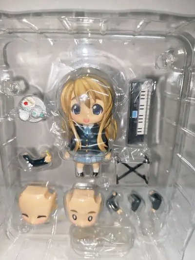 挖煤姬切到的轻音少女GSC粘土人也太萌了！Q版造型可爱到犯规，表情配件丰富，发型和服饰还原度超高，做工精致，摆在一起超治愈，收藏感直接拉满～