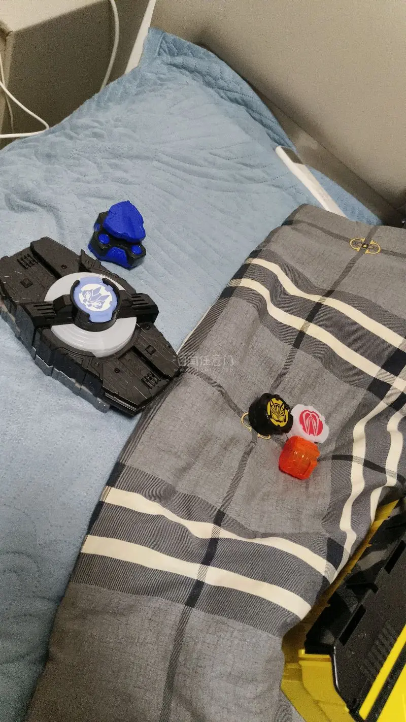 腰带包的非常好，还有各种道具啥的，也是没有什么损伤和磨损，而且非常给商家大大的赞，每一个道具都做到了独立包装，就是独立的都包好了