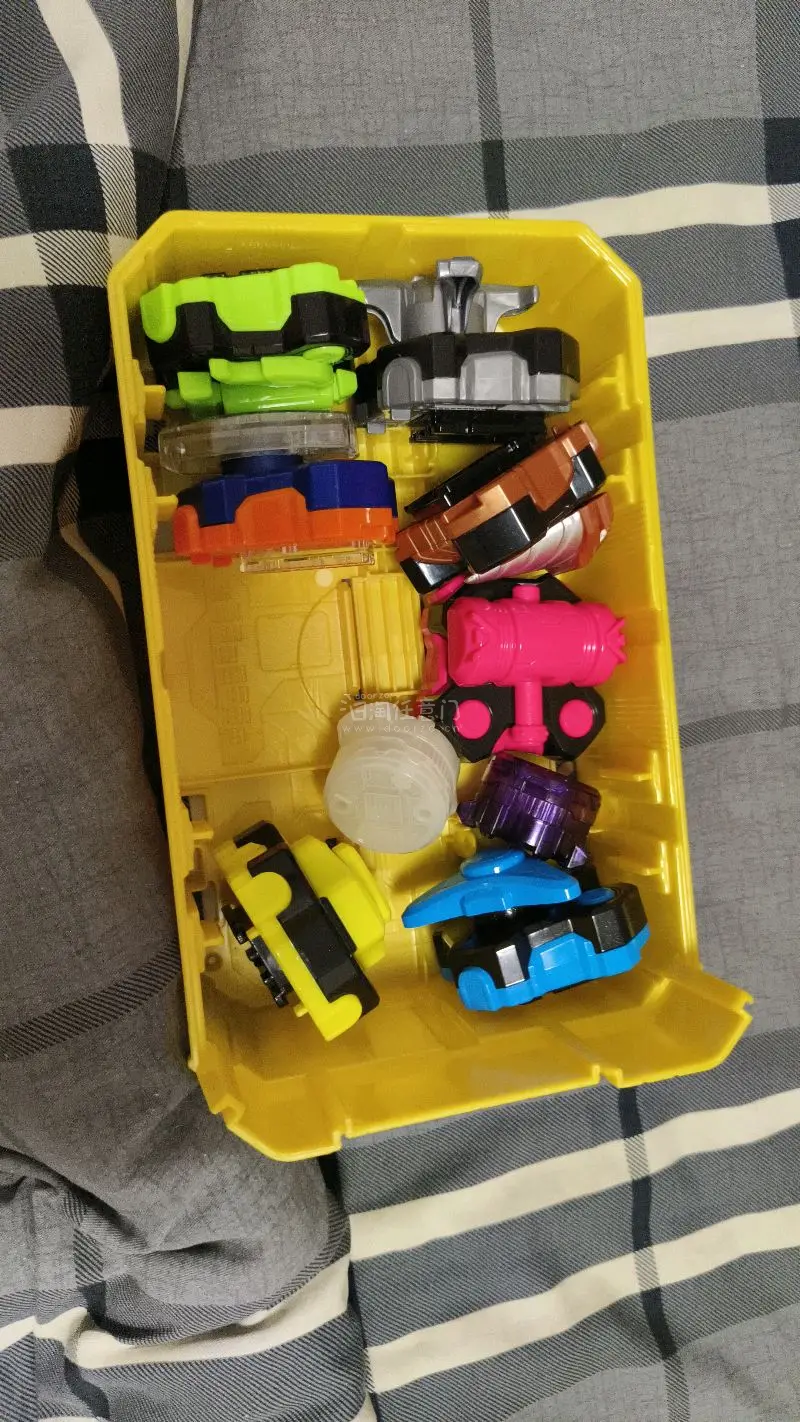 腰带包的非常好，还有各种道具啥的，也是没有什么损伤和磨损，而且非常给商家大大的赞，每一个道具都做到了独立包装，就是独立的都包好了