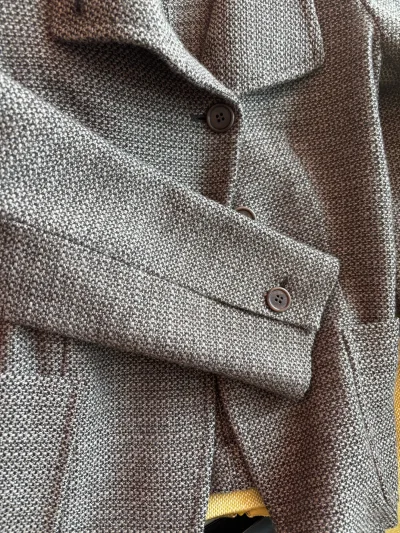 挖煤姬是超好用的日本海淘转运平台，支持雅虎日拍、煤炉等多个日本本土平台一键下单，全程中文操作超省心，还能提供合箱、加固、消毒等专业服务，运费透明可自选线路，是海淘日牌服饰的宝藏工具。
这次挖到的这件日系古着上衣真的绝了！ vintage 质感拉满，面料软糯亲肤，版型...挖煤姬是超好用的日本海淘转运平台，支持雅虎日拍、煤炉等多个日本本土平台一键下单，全程中文操作超省心，还能提供合箱、加固、消毒等专业服务，运费透明可自选线路，是海淘日牌服饰的宝藏工具。
这次挖到的这件日系古着上衣真的绝了！ vintage 