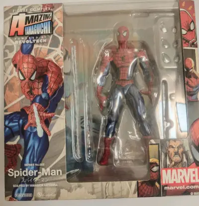 本次分享的是惊奇山口的蜘蛛侠1.0，这款涂装漂亮，可动优秀，即使和后期的蜘蛛侠2.0相比，可动也不遑多让，感谢挖煤姬让我买到了它