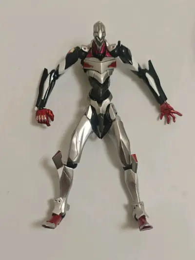 本次分享的是海洋堂转轮科技的eva可动模型，这些造型还原，可动好，整体金属漆面的涂装非常漂亮，感谢挖煤姬让我买到了它们