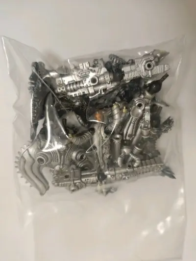 本次分享的是海洋堂转轮科技合体改造人，这个系列主打的就是通用借口自由组合，像乐高一样，玩成啥样全靠想象力，感谢挖煤姬让我买到了它