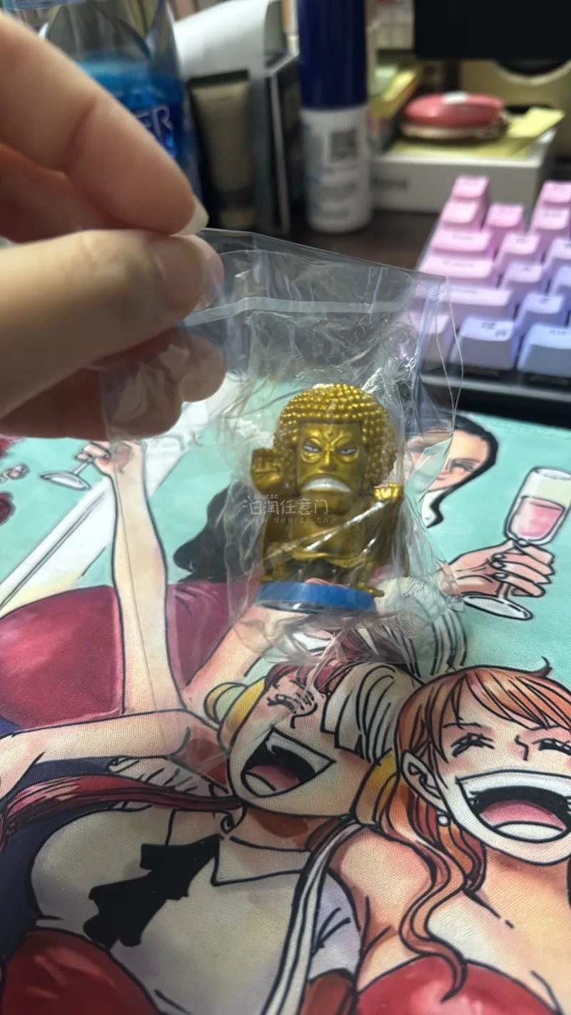 在挖煤姬上购物很方便，很多品种选择，可选到心仪的物品，这次买到了p社绝版迷你大头金佛，还是原袋的，很难得，还有老物pop和dxf