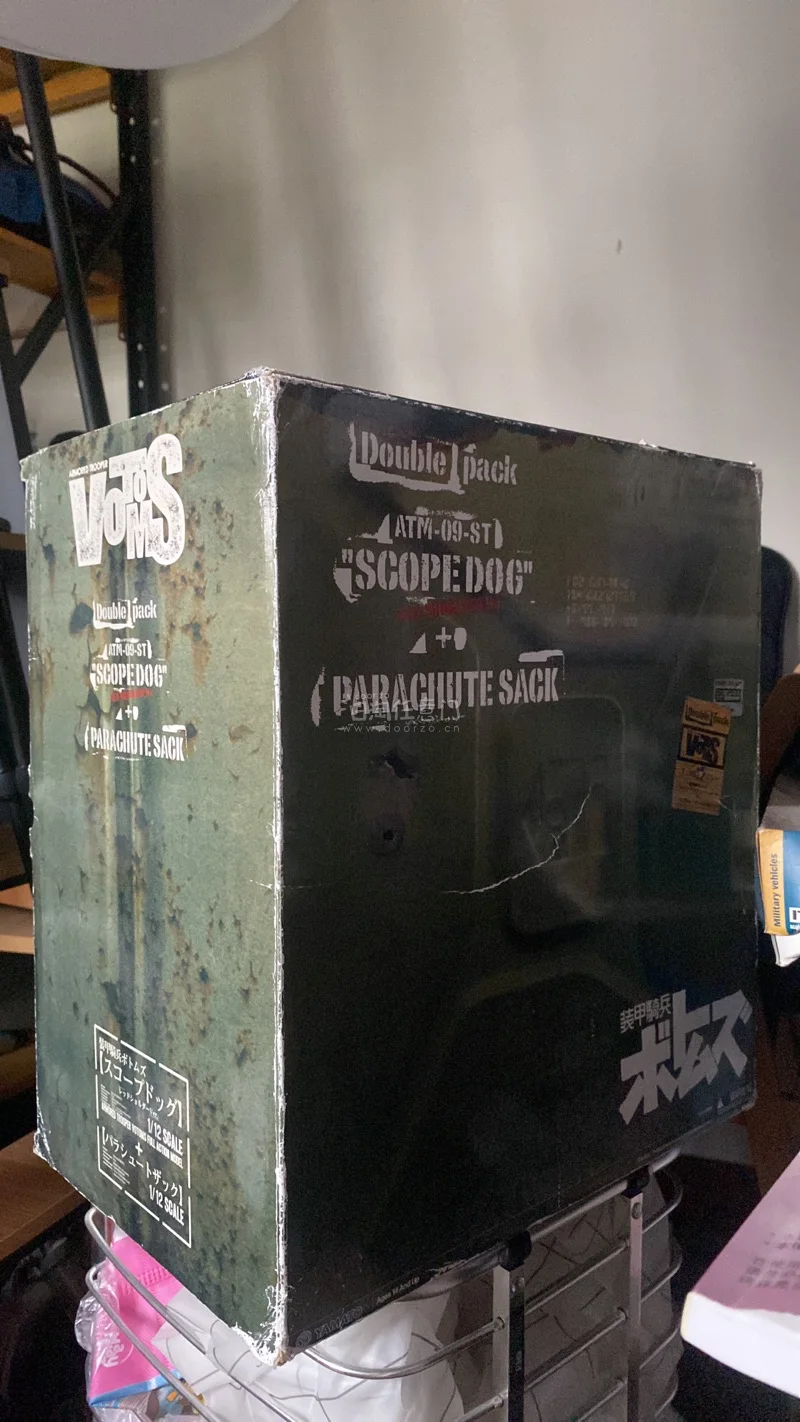 十分感動，一直想入但找不到，偶然发現了挖煤姫有，立即，马上，毫不猶豫地，就拍下了。走的海运，体积比較大，所以郵費也贵了不少，還要关税