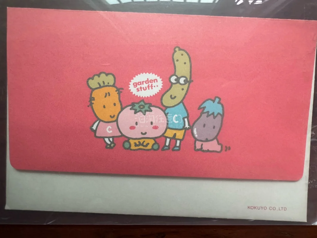 在挖煤姬初次切煤体验超棒，中文界面+自动翻译，切煤炉、骏河屋还有雅虎都很方便。下单快捷，支持合箱省运费，打包超用心，贴纸、相卡、挂件都加固严实，无磕碰。物流顺畅，到手谷子品相完好，价格比国内划算，吃谷人必备，省心又快乐。