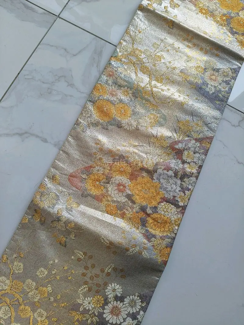 之前不知道有挖煤姬这个app，和服腰带都是在国内的直播间里买，价格贵还要靠手速强，现在在挖煤姬上买便宜不少，买到心仪的带子真的很开心