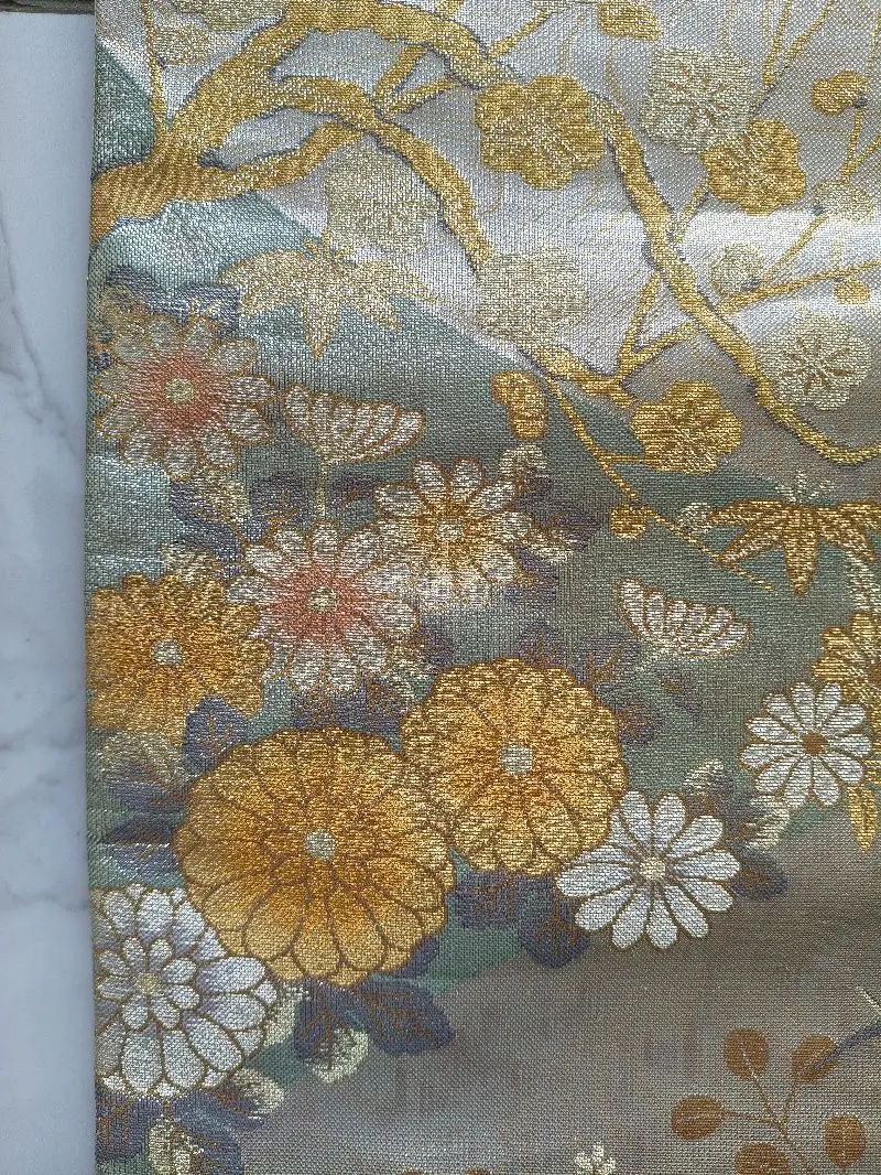 之前不知道有挖煤姬这个app，和服腰带都是在国内的直播间里买，价格贵还要靠手速强，现在在挖煤姬上买便宜不少，买到心仪的带子真的很开心