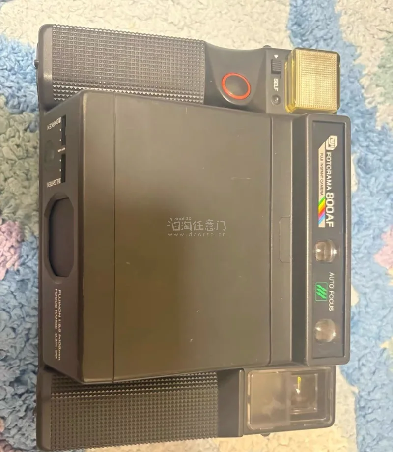 一直想买一台800af，没想到一下就遇上了，价格非常美丽，不过很可惜的是电池漏液有点严重，花了一些功夫去清洁维修，下次还是买把电池仓拍清楚的吧！不过都是经验。这台机子还挺重的。