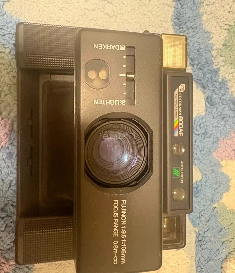 一直想买一台800af，没想到一下就遇上了，价格非常美丽，不过很可惜的是电池漏液有点严重，花了一些功夫去清洁维修，下次还是买把电池仓拍清楚的吧！不过都是经验。这台机子还挺重的。