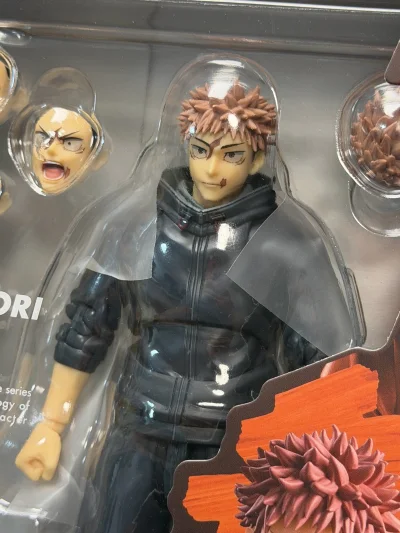 最高兴的莫过于这次盒子没有被挤压，完美到手虎子。没想到咒术人气这么高涨，好几款SHF价格国内都上涨了很多，还好日本偶尔可以切到合适的价位，感谢挖煤姬